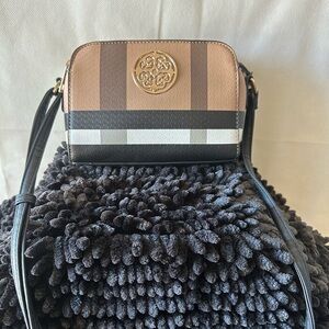 Elegant Brown Crossbody Bag